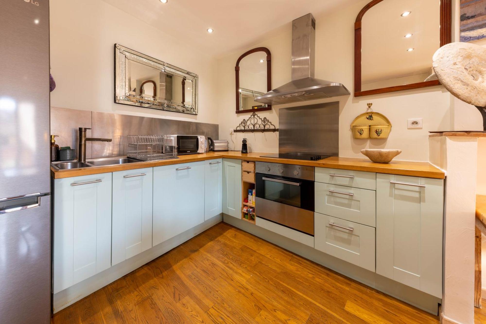 Spacious And Bright Flat Close To The Beach : Heart Of Old نيس المظهر الخارجي الصورة