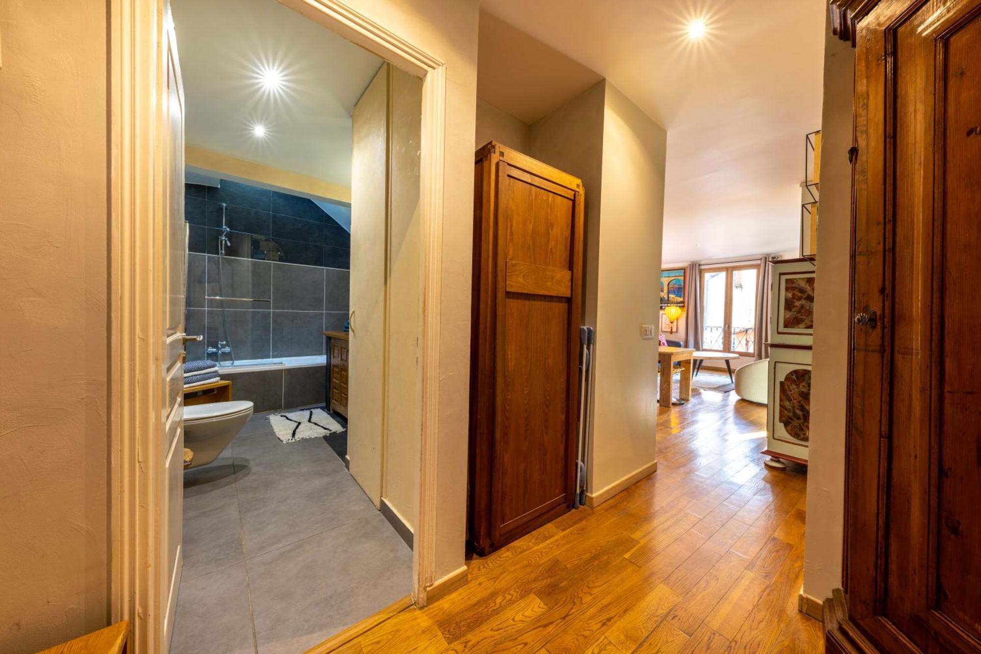 Spacious And Bright Flat Close To The Beach : Heart Of Old نيس المظهر الخارجي الصورة